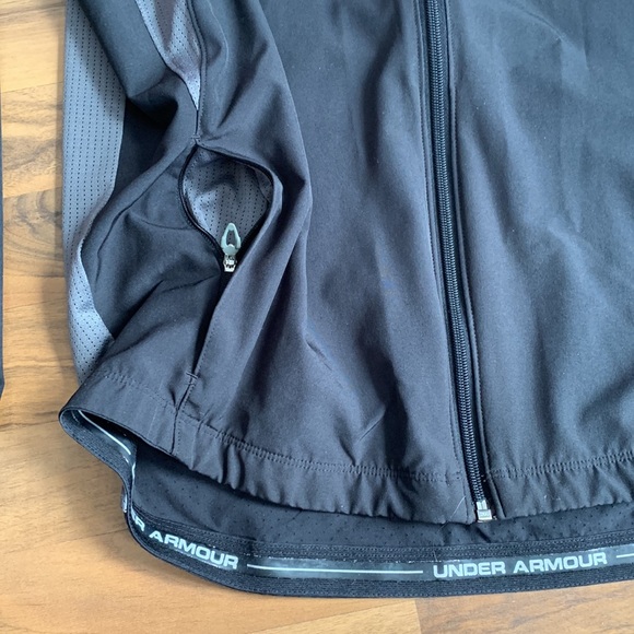 Mens Under Armour running jacket - Picture 2 of 9
